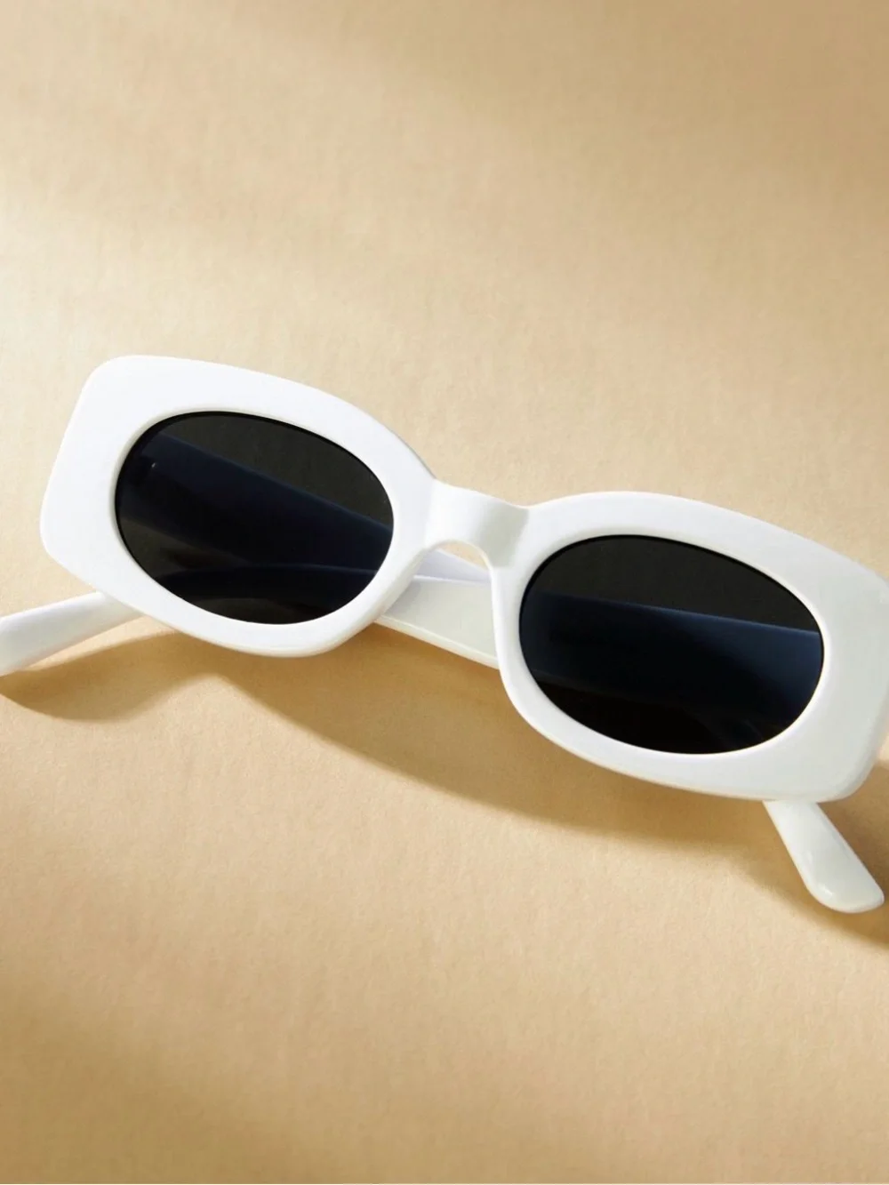 White Retro Oval Women's Sunglasses